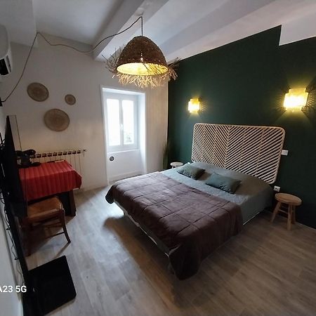 Le 18 By Benson Hotel Bollène Екстериор снимка