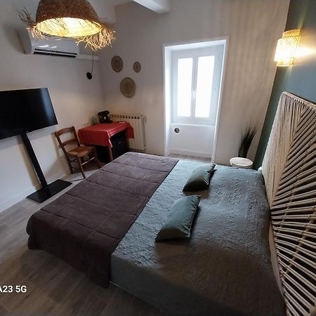 Le 18 By Benson Hotel Bollène Екстериор снимка